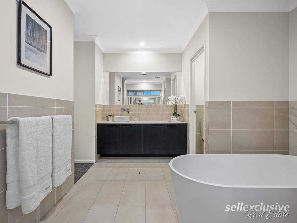 44 Emilia Close, Banksia Beach, QLD 4507