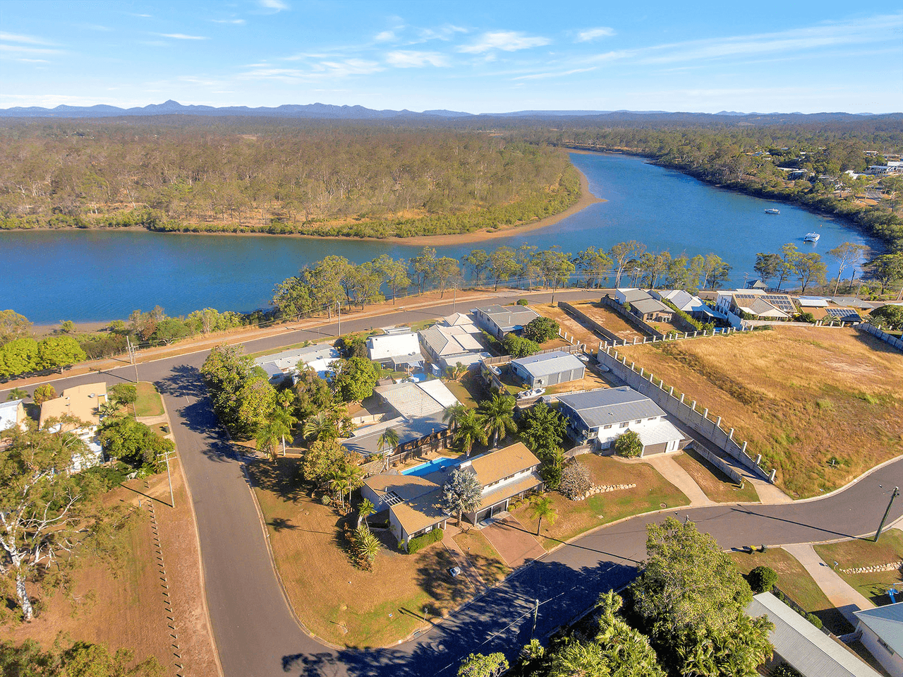 11 Richard Street, BOYNE ISLAND, QLD 4680