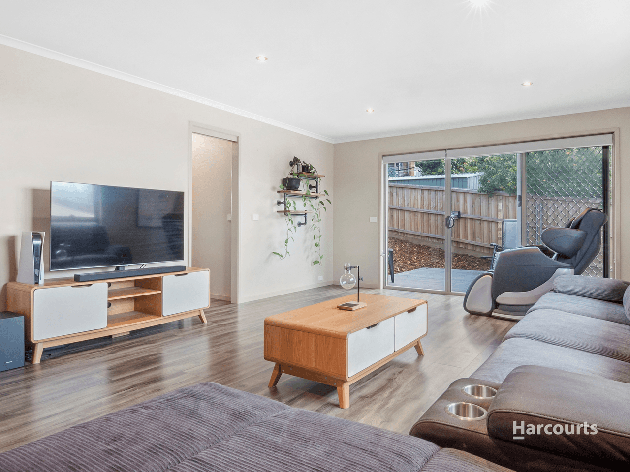 2/88 Gordons Hill Road, LINDISFARNE, TAS 7015