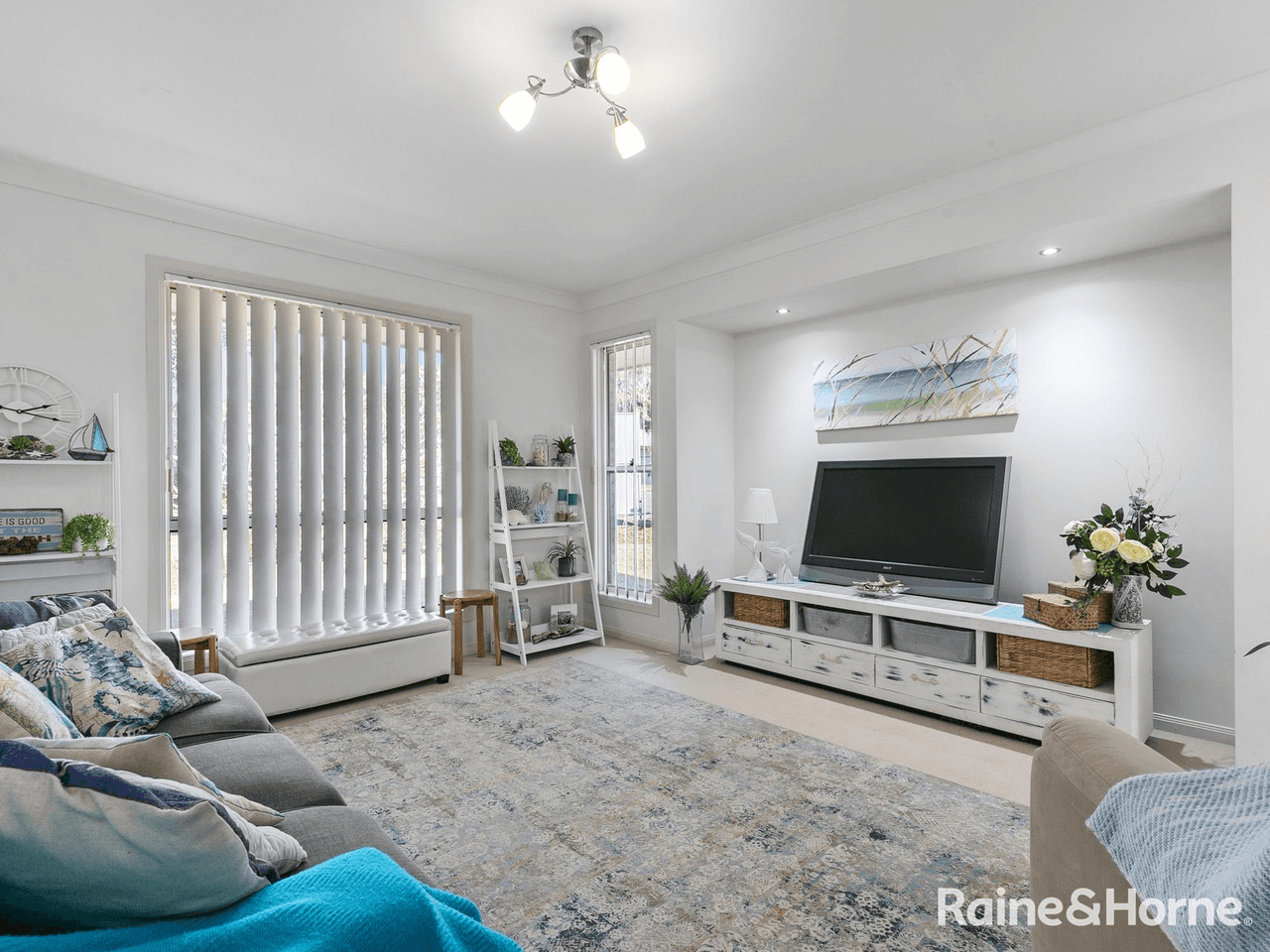 5 Mcconechy Drive, VICTORIA POINT, QLD 4165