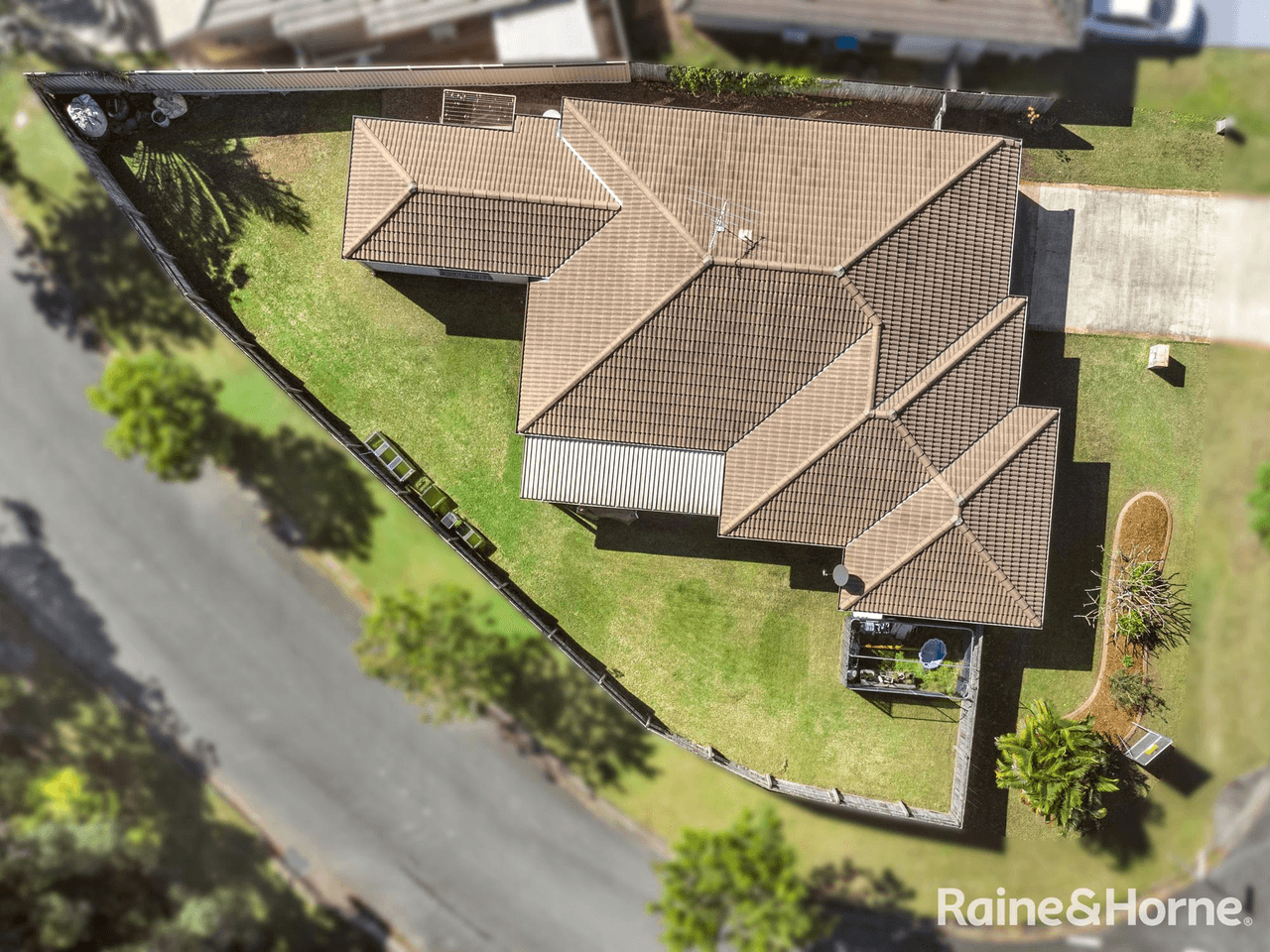 5 Mcconechy Drive, VICTORIA POINT, QLD 4165