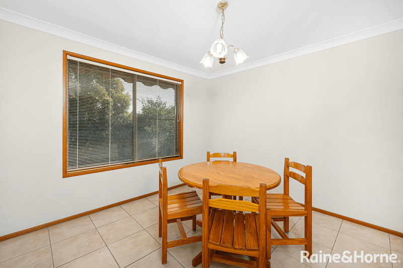 82 Simkin Crescent, KOORINGAL, NSW 2650