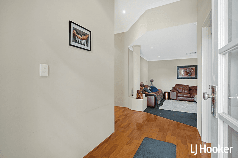 10 Frampton Crescent, CANNING VALE, WA 6155