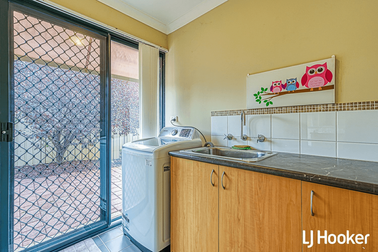 10 Frampton Crescent, CANNING VALE, WA 6155