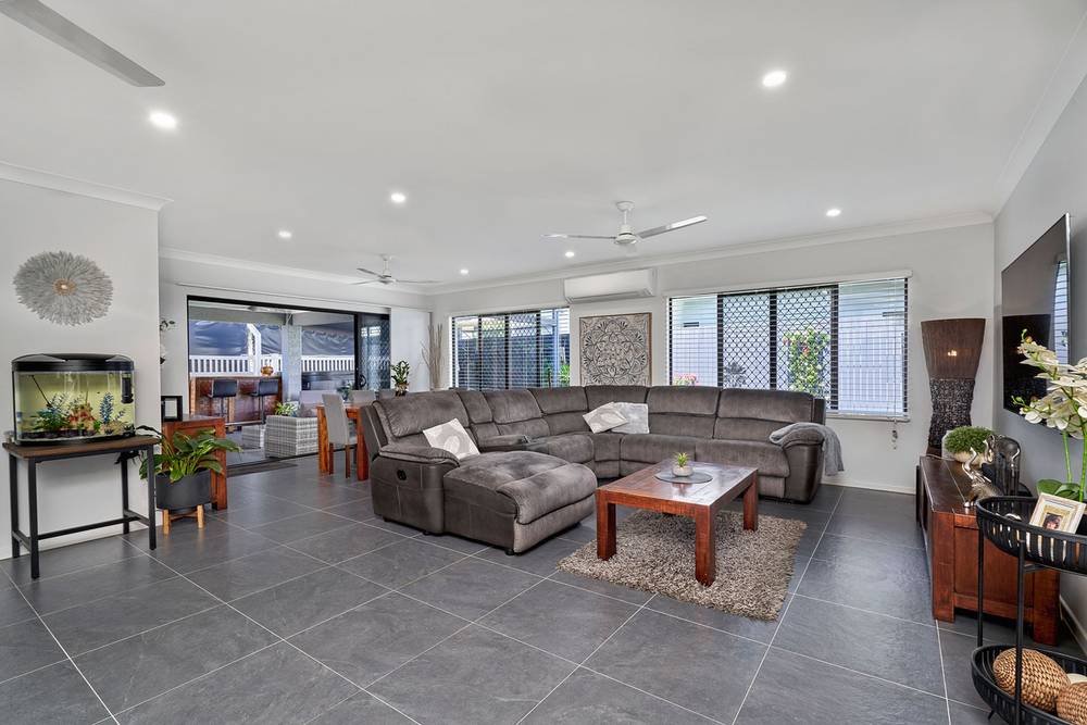 15 Oakdale Close, TRINITY BEACH, QLD 4879