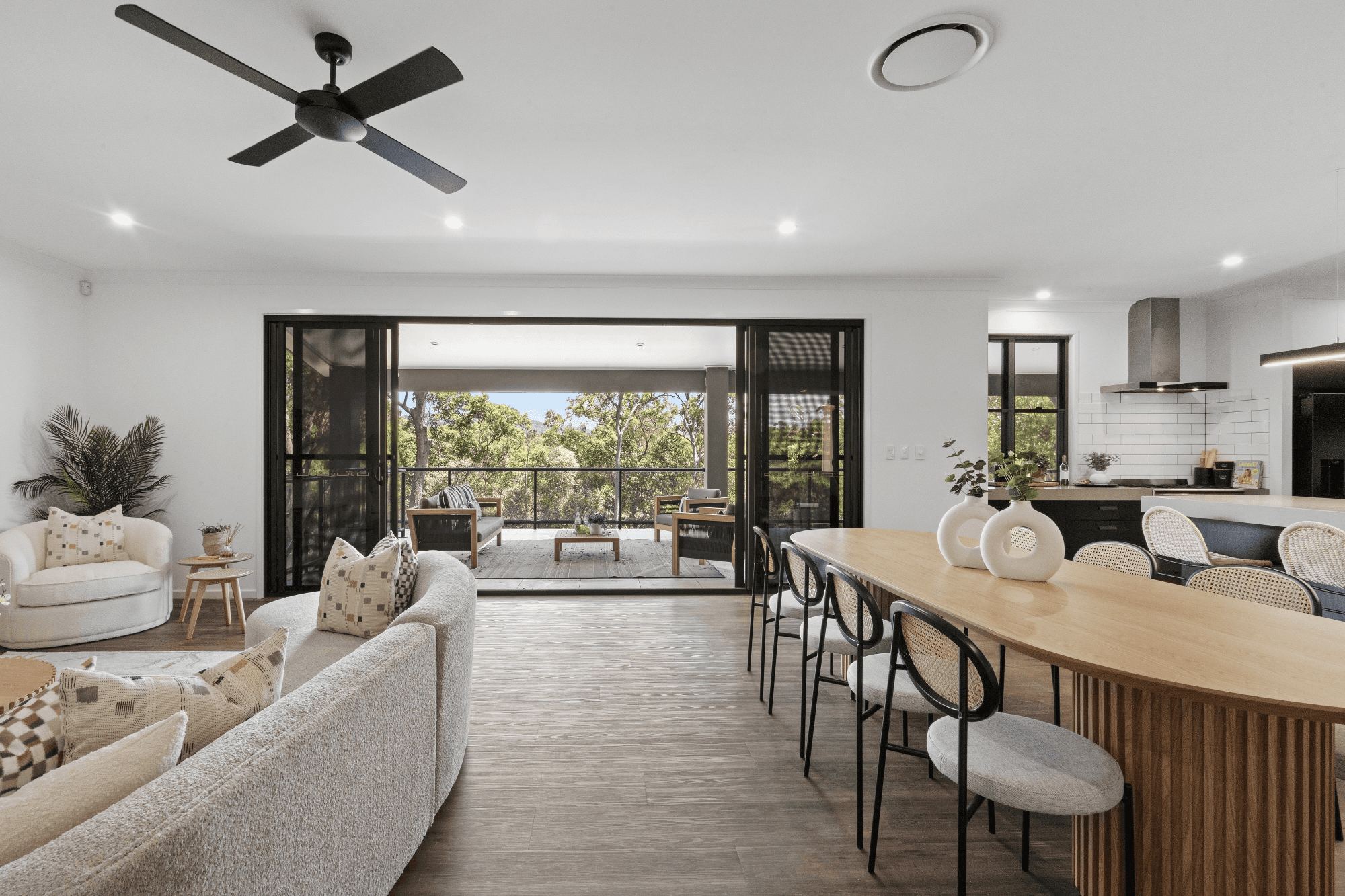 8 Wattlebird Court, UPPER COOMERA, QLD 4209