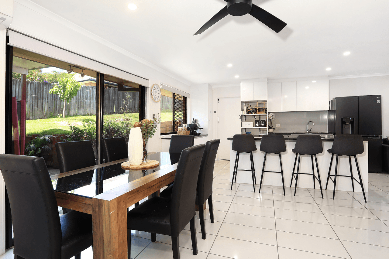 10 Knight Crescent, NERANG, QLD 4211