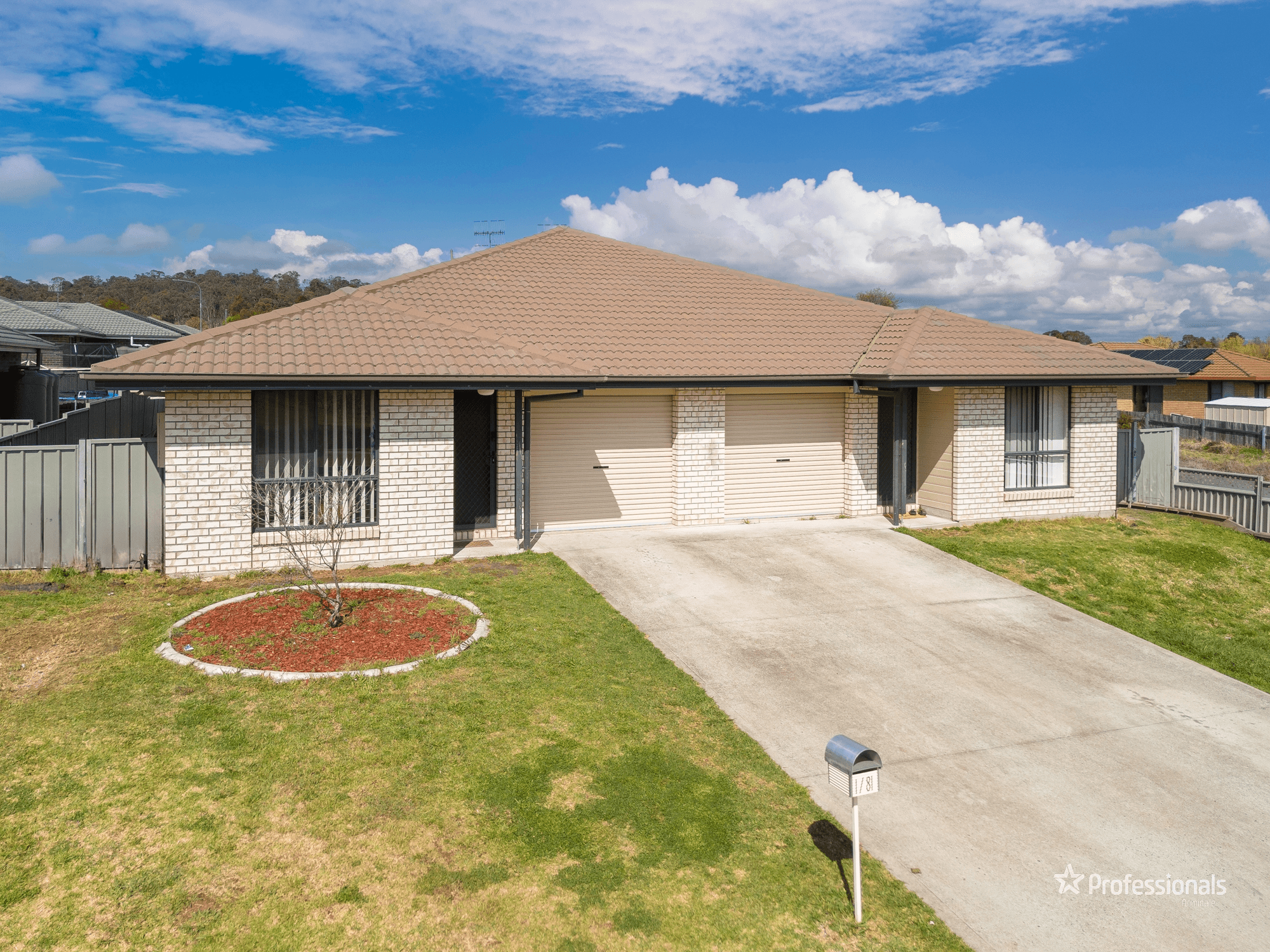 1&2/81 Box Hill Drive, Armidale, NSW 2350