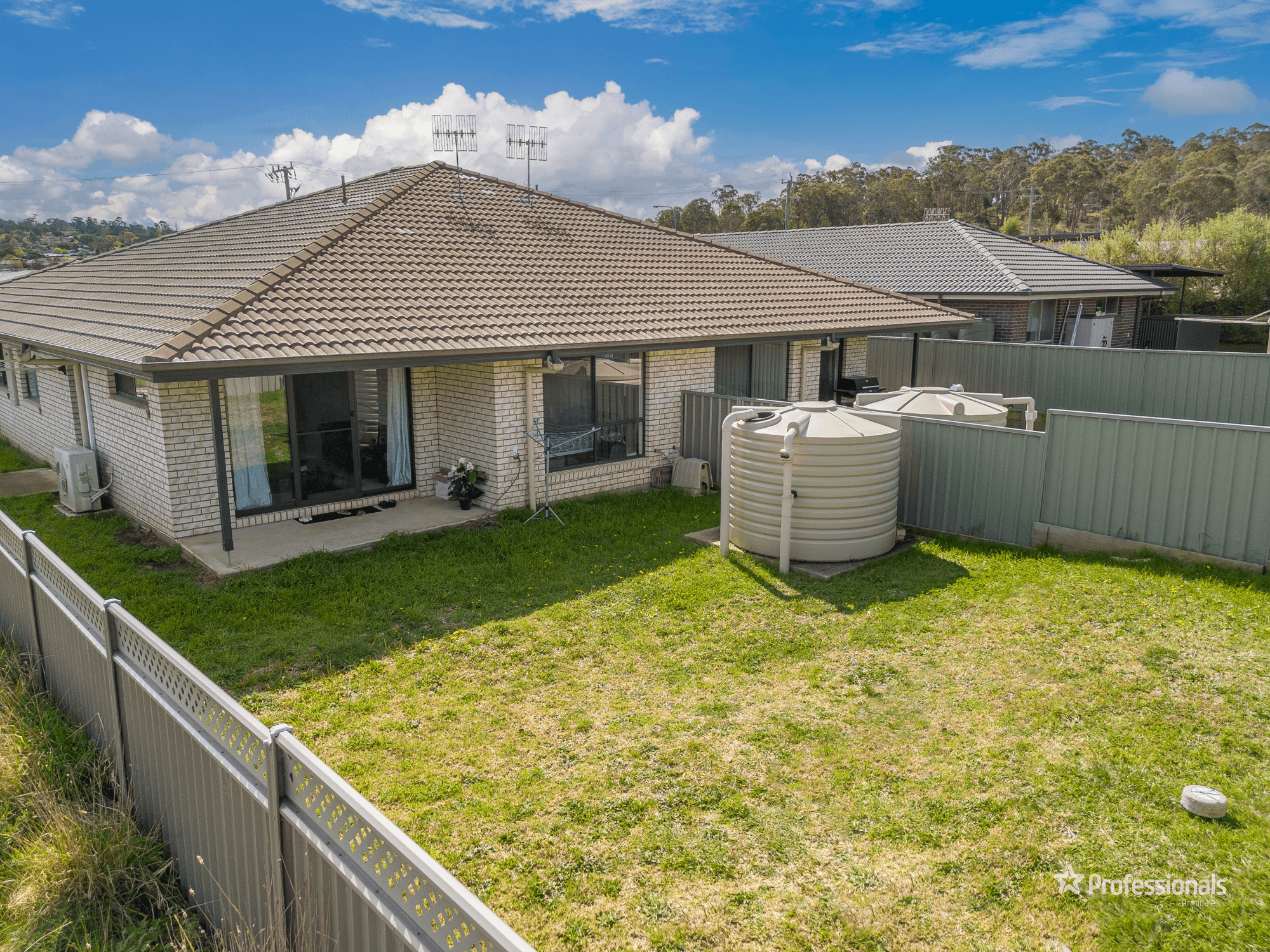 1&2/81 Box Hill Drive, Armidale, NSW 2350