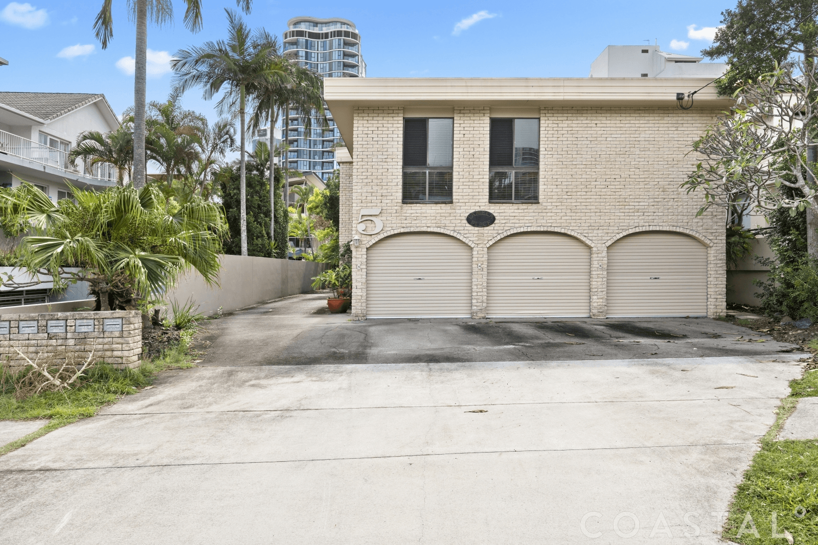 1/5 St Kilda Avenue, BROADBEACH, QLD 4218