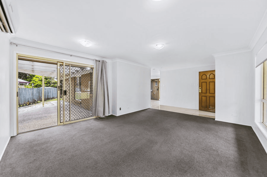 8 Dianthus Place, FLINDERS VIEW, QLD 4305