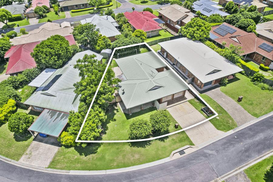 8 Dianthus Place, FLINDERS VIEW, QLD 4305