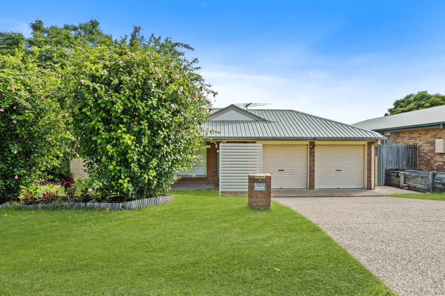 8 Dianthus Place, FLINDERS VIEW, QLD 4305