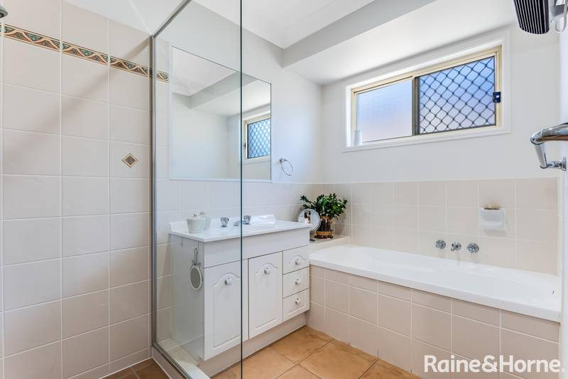 25 Mowbray Court, KALLANGUR, QLD 4503