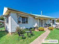 60 Mossman Street, ARMIDALE, NSW 2350