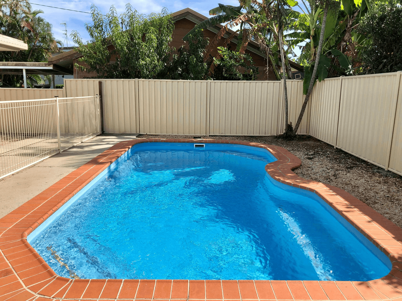 6 SEAL Street, BOYNE ISLAND, QLD 4680