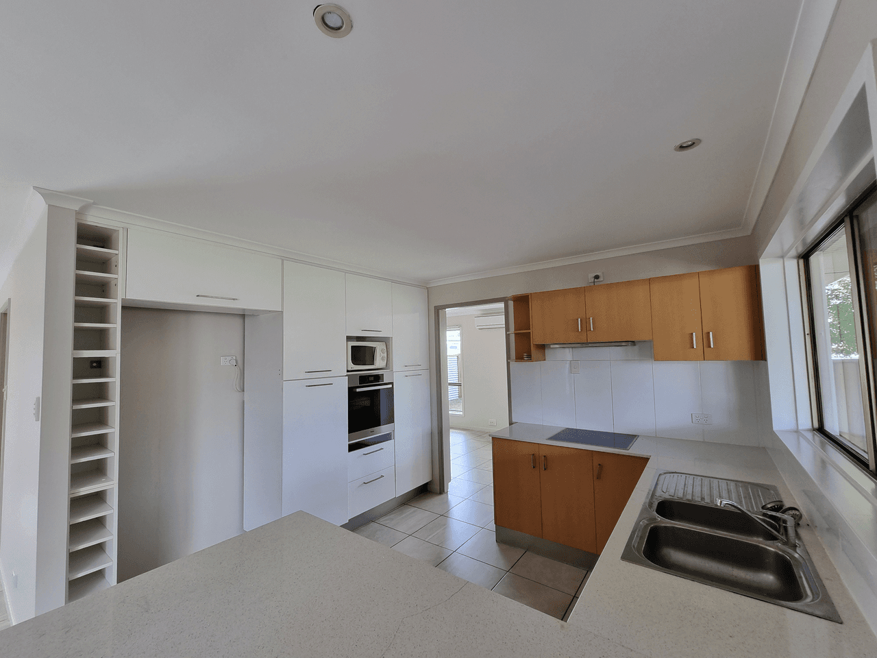 6 SEAL Street, BOYNE ISLAND, QLD 4680