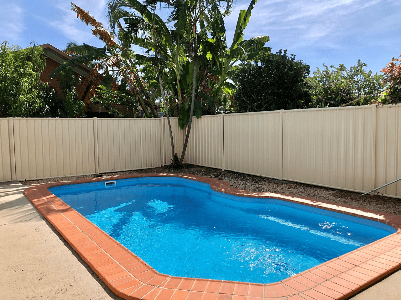 6 SEAL Street, BOYNE ISLAND, QLD 4680