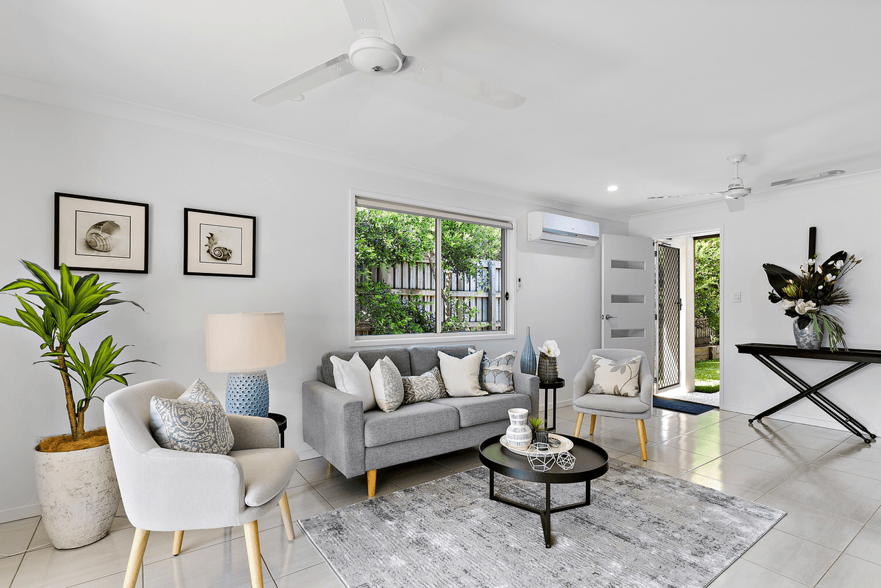 2/7 Rowley Close, GLASS HOUSE MOUNTAINS, QLD 4518