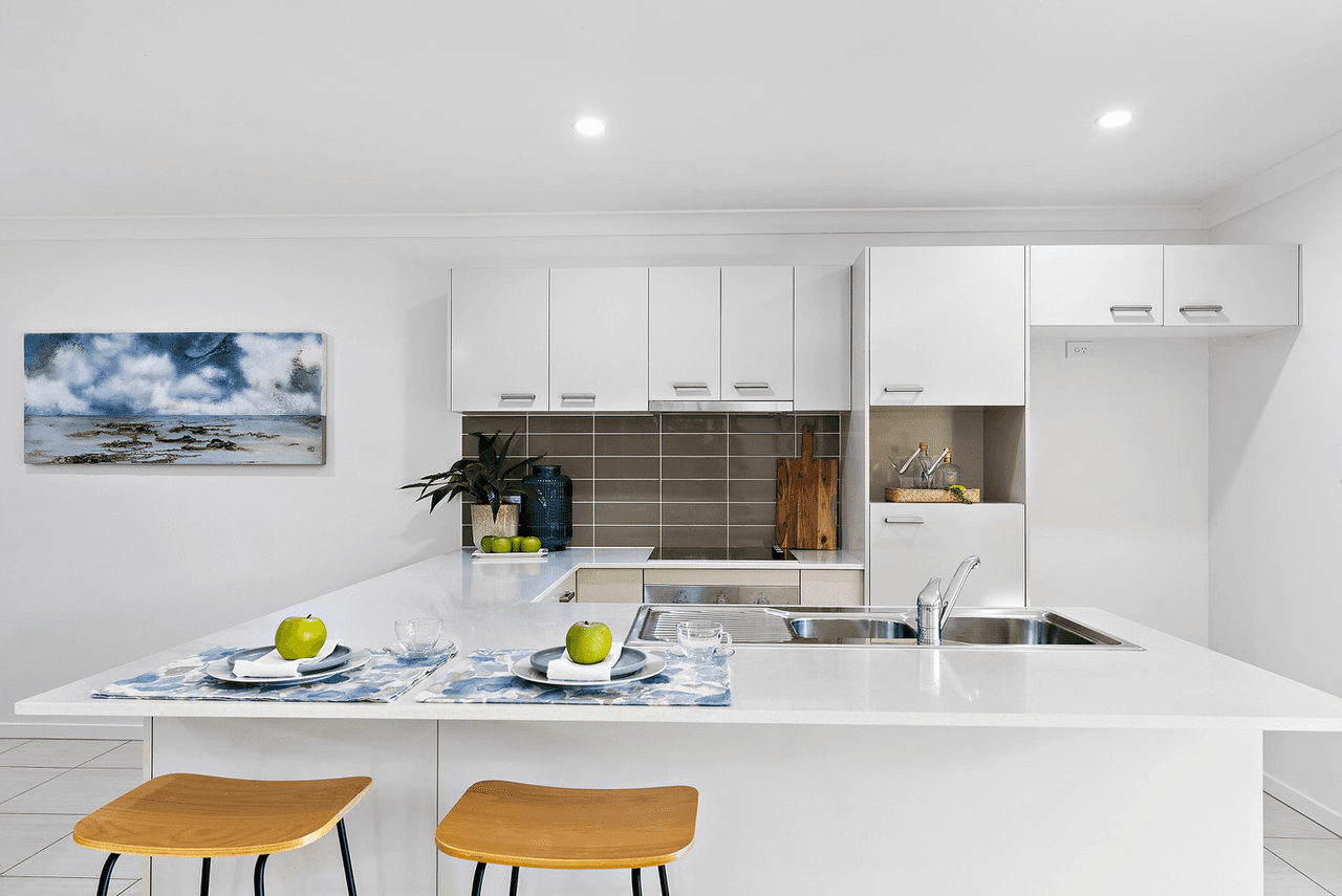 2/7 Rowley Close, GLASS HOUSE MOUNTAINS, QLD 4518