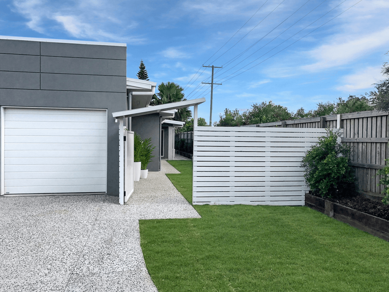 2/7 Rowley Close, GLASS HOUSE MOUNTAINS, QLD 4518