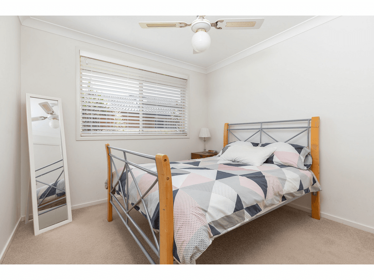 2/60 Hind Avenue, FORSTER, NSW 2428