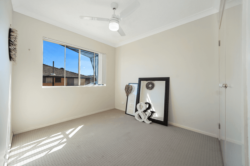 4/10 Caroline Street, WOODY POINT, QLD 4019