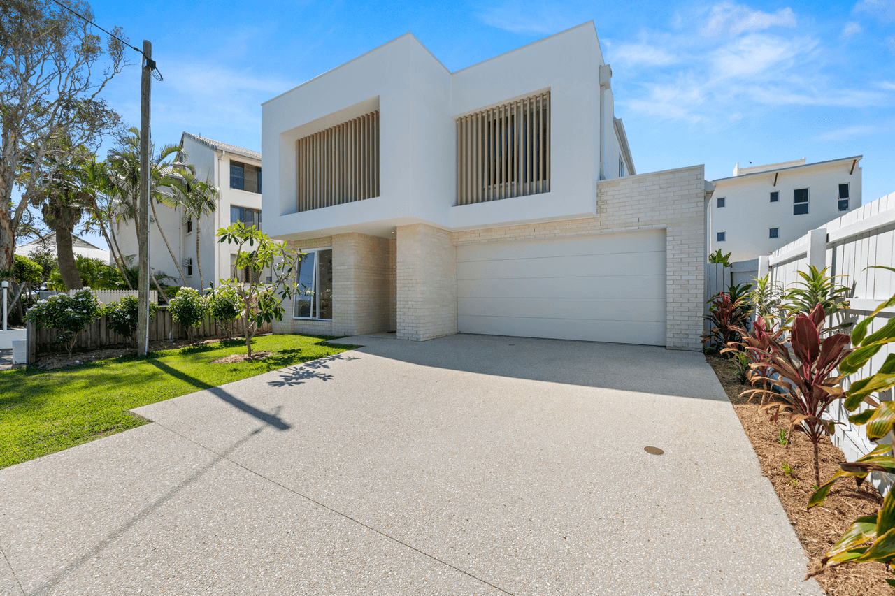 121 Seagull Avenue, MERMAID BEACH, QLD 4218