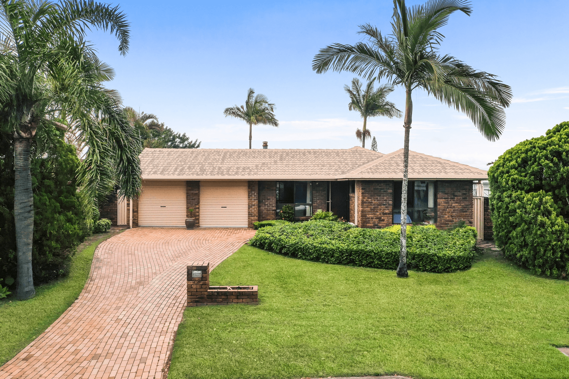 28 Honeyeater Drive, Burleigh Waters, QLD 4220