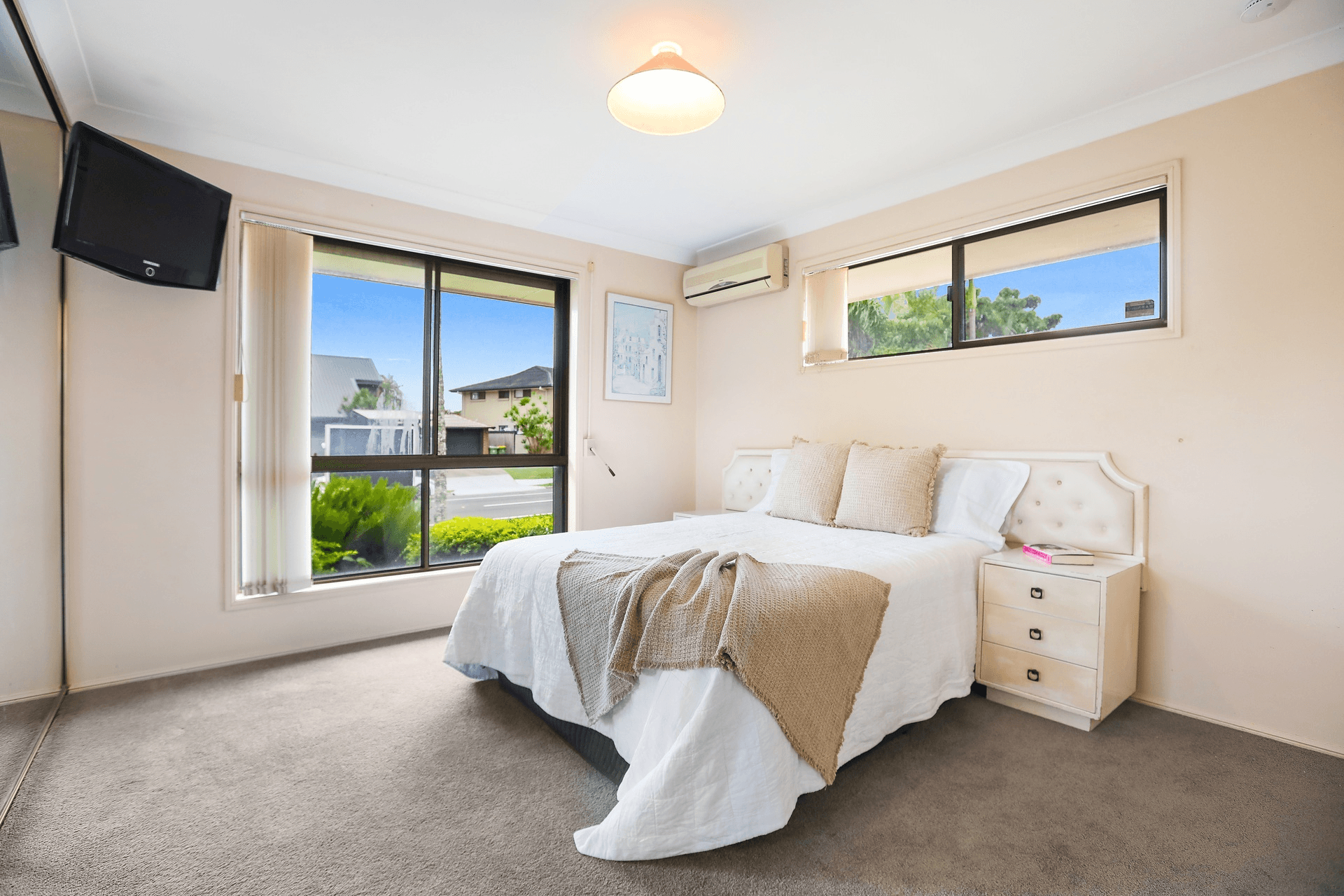 28 Honeyeater Drive, Burleigh Waters, QLD 4220