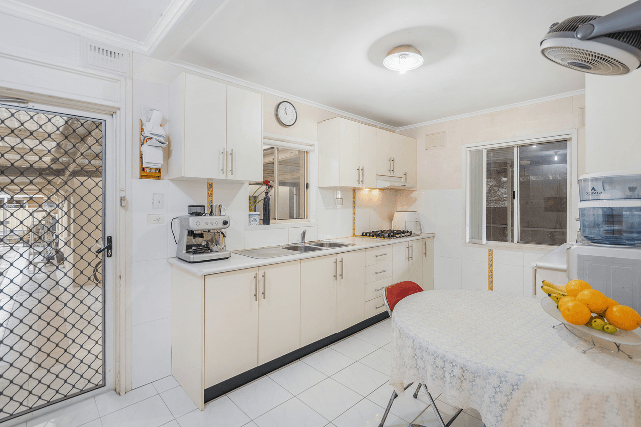 4 Willan Drive, CARTWRIGHT, NSW 2168