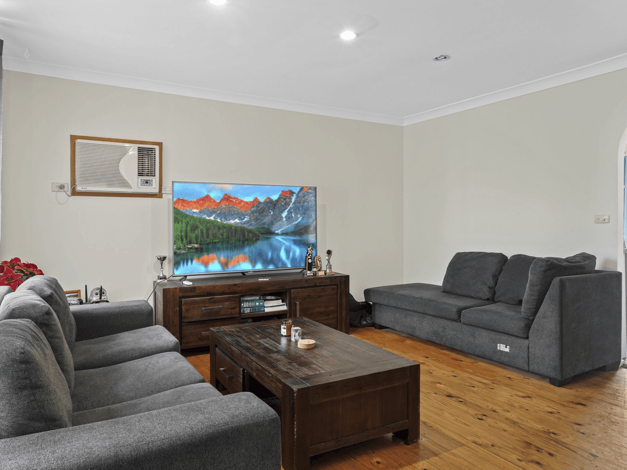 63 Clifford Crescent, INGLEBURN, NSW 2565