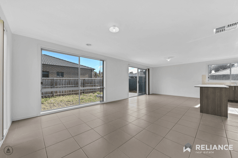 6 Burswood Circuit, Harkness, VIC 3337