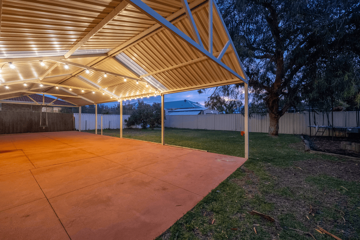 23 Federation Drive, SINGLETON, WA 6175