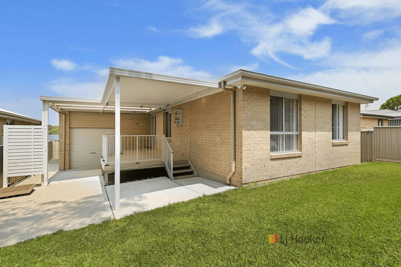 13 Roanoke Drive, LAKE MUNMORAH, NSW 2259