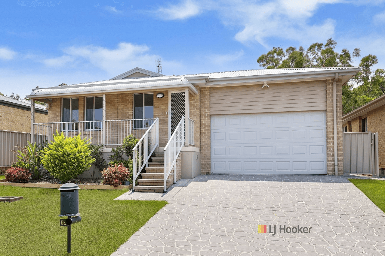 13 Roanoke Drive, LAKE MUNMORAH, NSW 2259