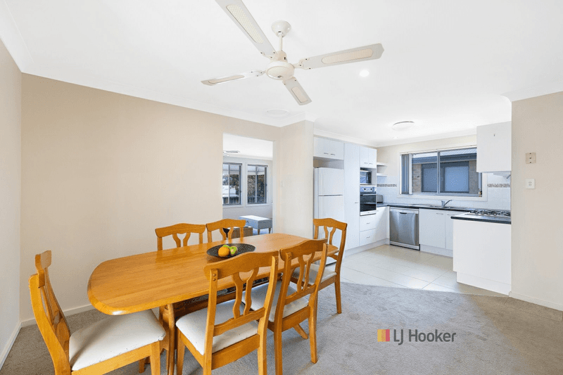 13 Roanoke Drive, LAKE MUNMORAH, NSW 2259