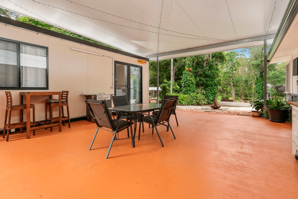 252 Coonowrin Road, GLASS HOUSE MOUNTAINS, QLD 4518