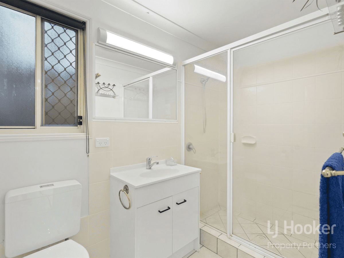 13 Yewleaf Place, CALAMVALE, QLD 4116
