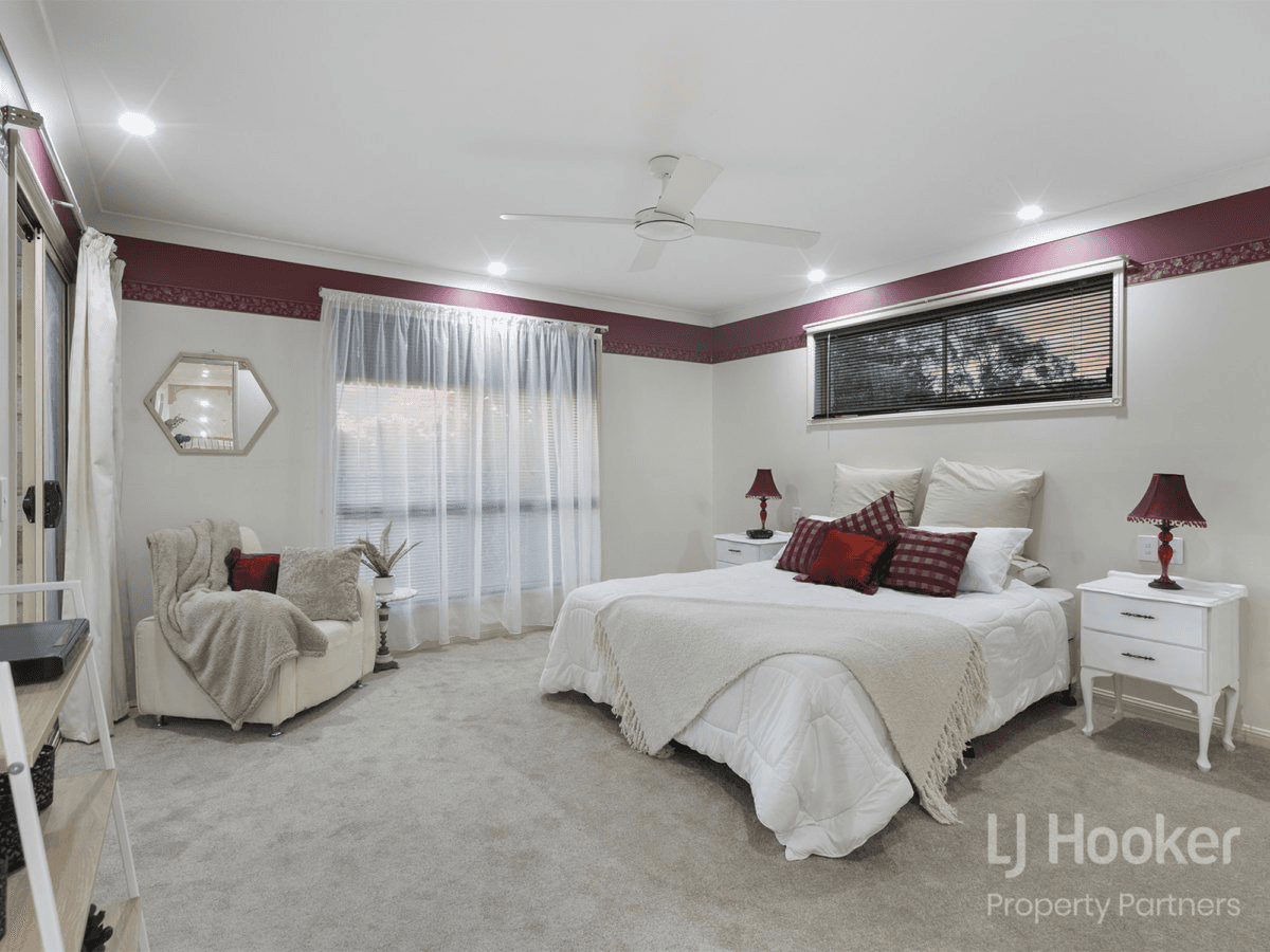 13 Yewleaf Place, CALAMVALE, QLD 4116