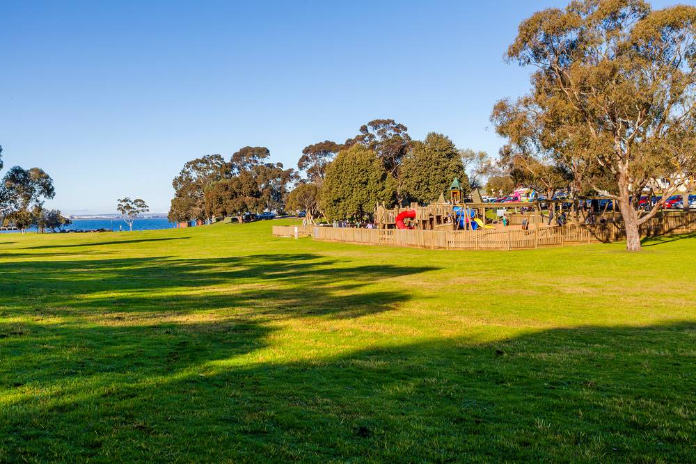 6 Kurrewa Walk, Rippleside, VIC 3215