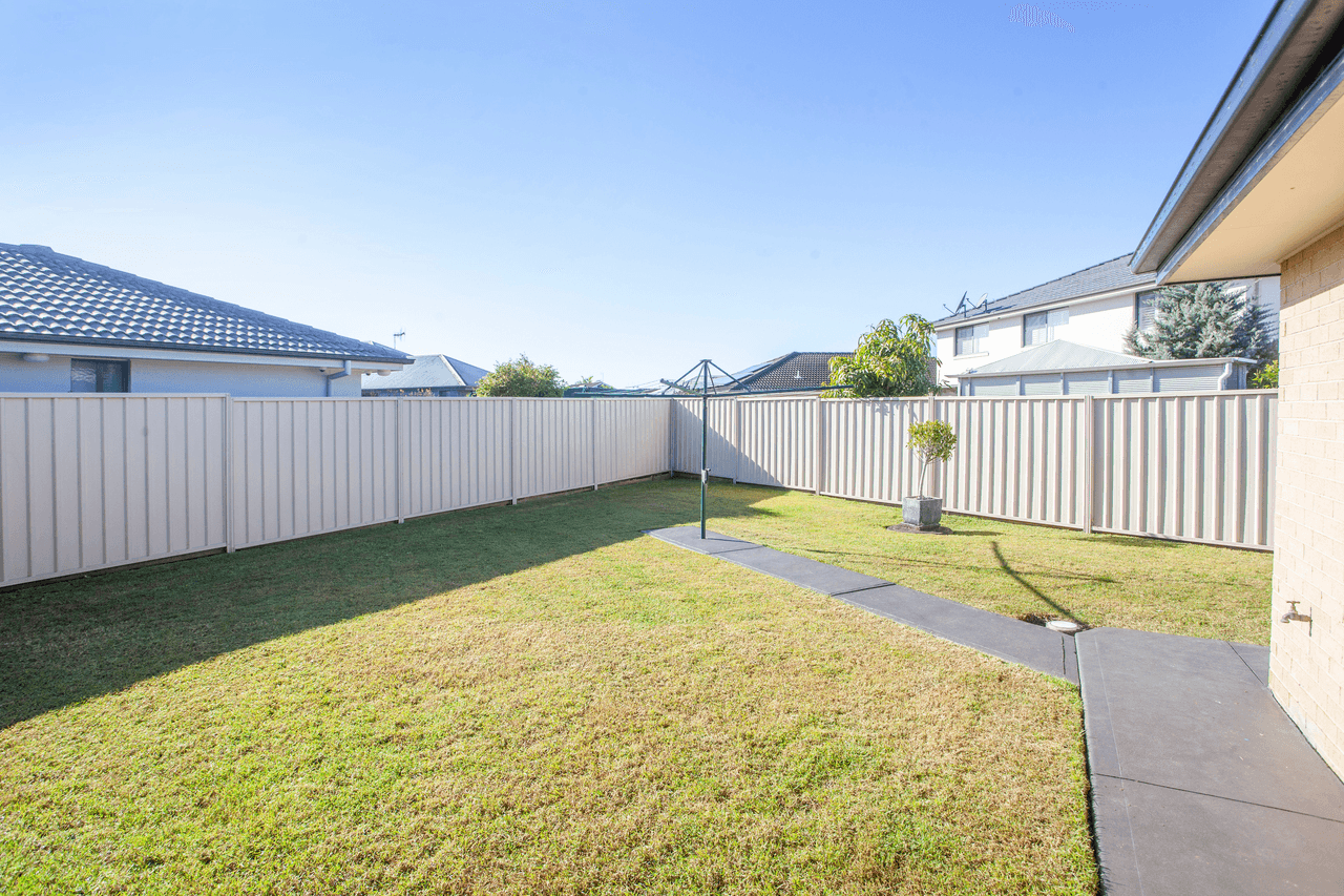 3 John Armstrong Close, TAREE, NSW 2430