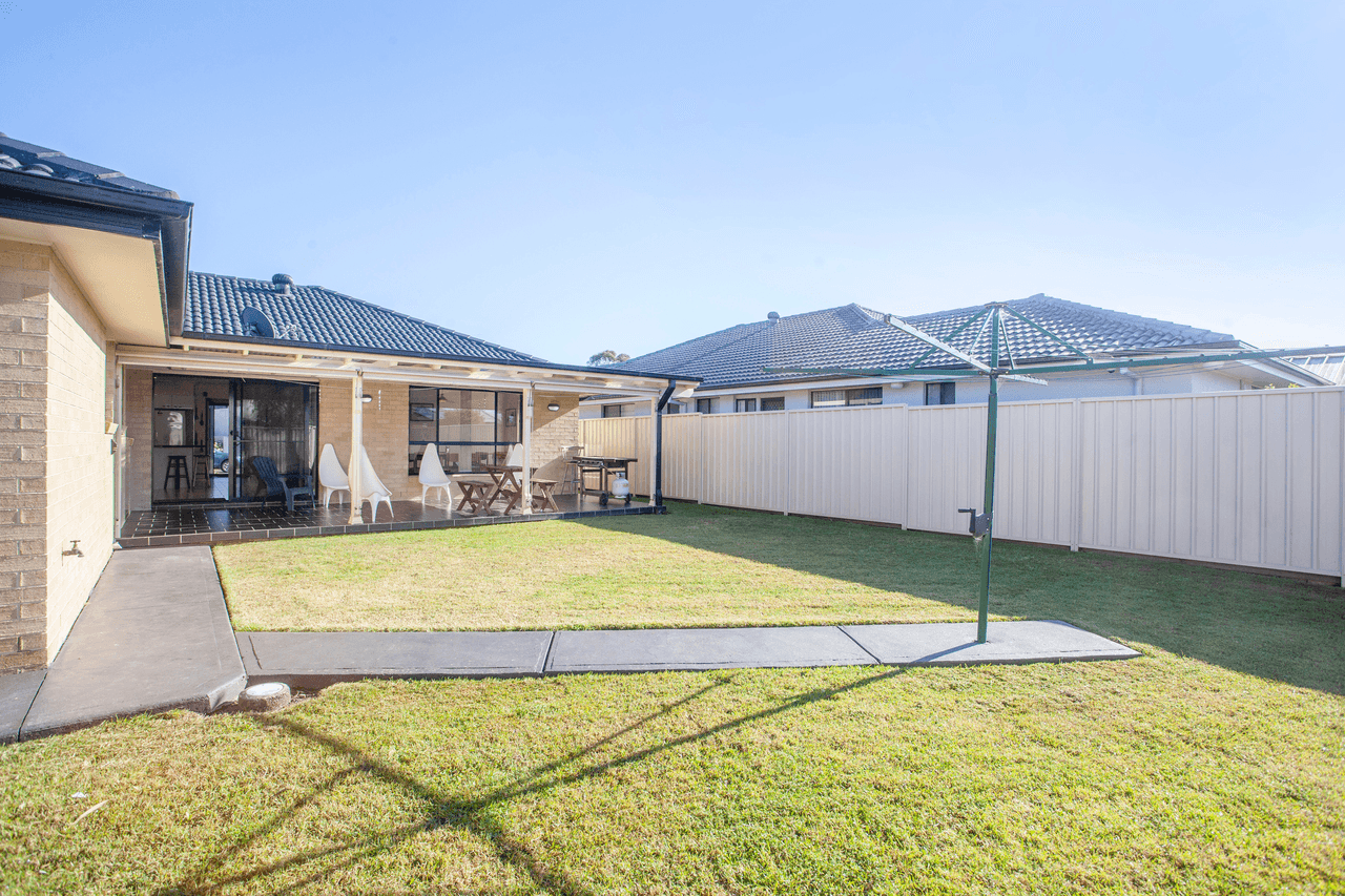 3 John Armstrong Close, TAREE, NSW 2430