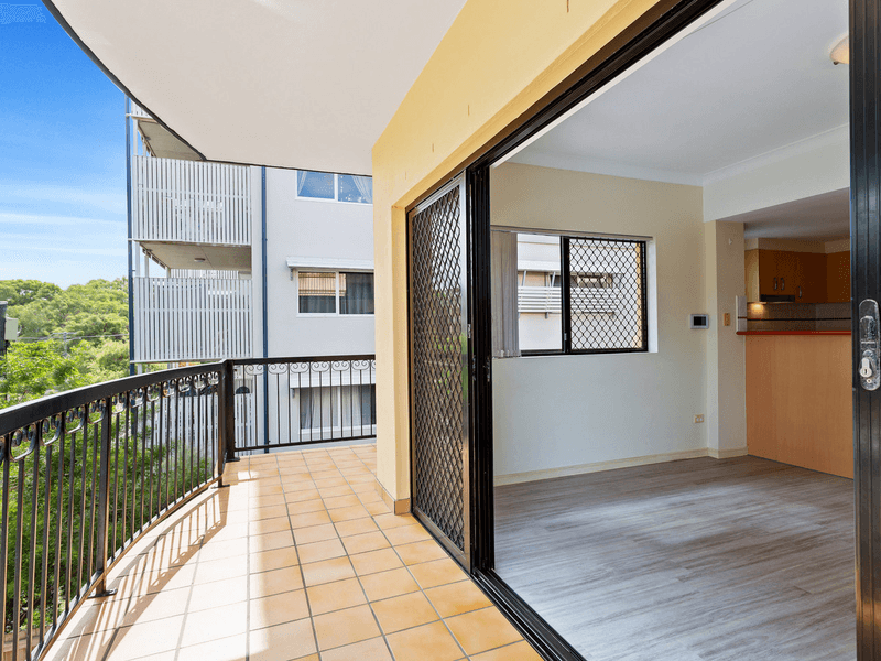 6/2-4 Henry Street, REDCLIFFE, QLD 4020