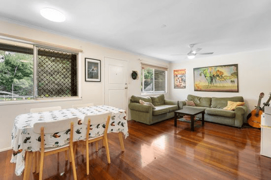 190 Bapaume Road, HOLLAND PARK WEST, QLD 4121