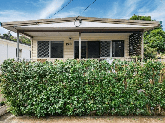 190 Bapaume Road, HOLLAND PARK WEST, QLD 4121