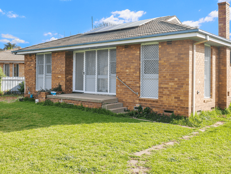 1 Lightwood Street, LEETON, NSW 2705