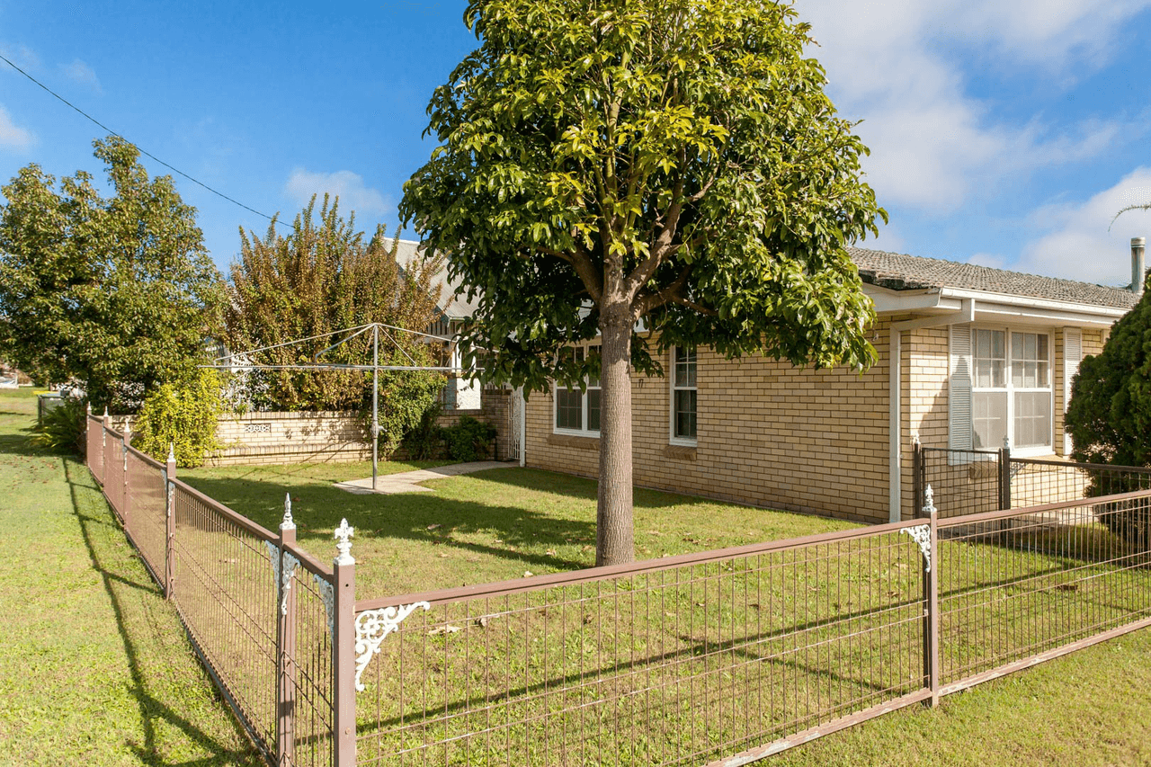 17 Elizabeth Street, CESSNOCK, NSW 2325