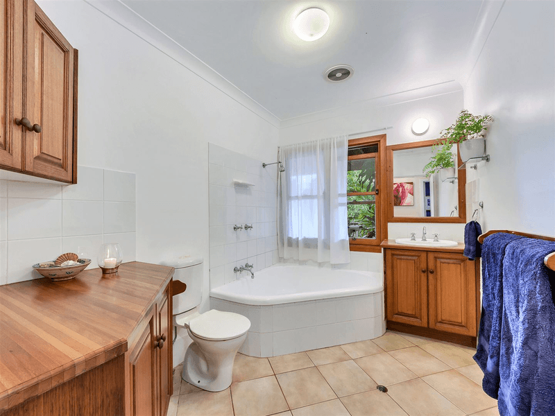 168 Glen Retreat Road, Mitchelton, QLD 4053