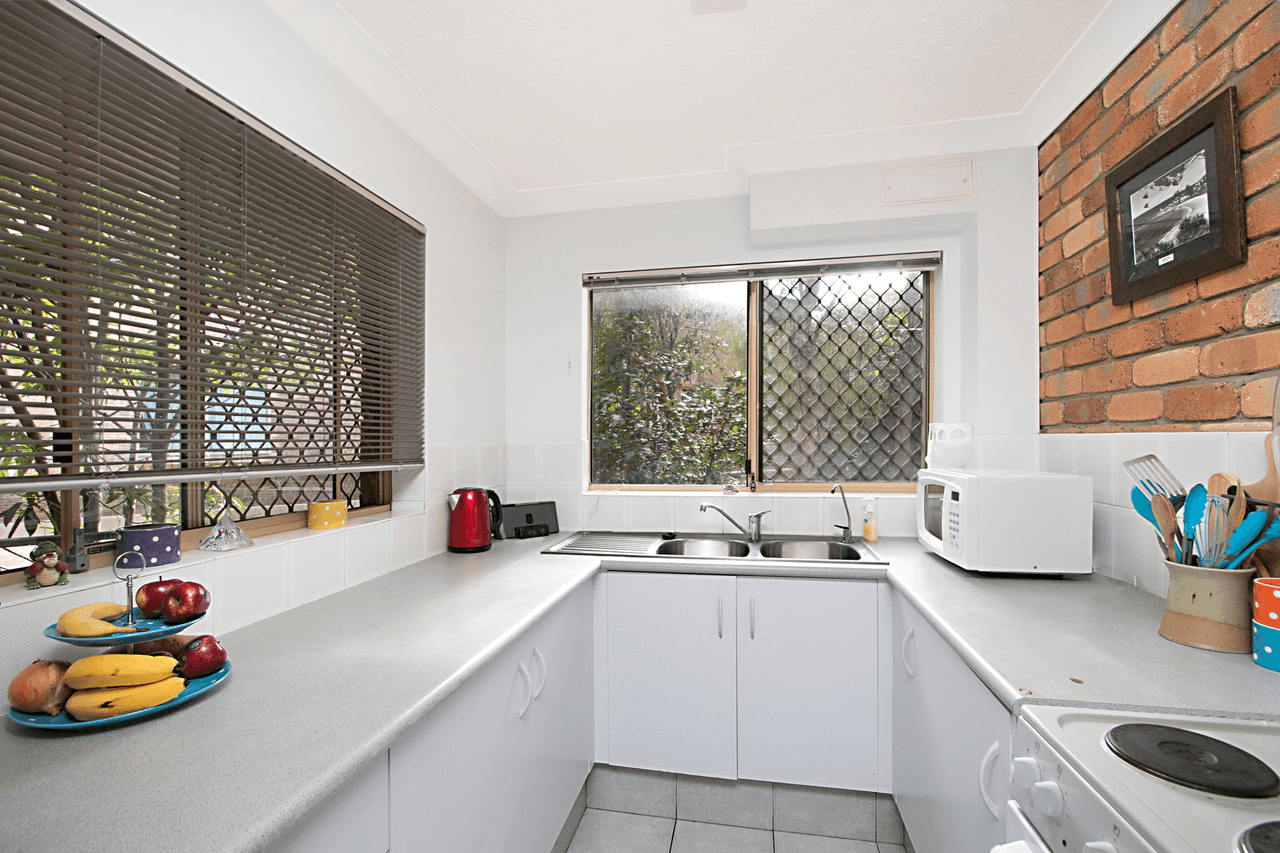 8/4 Rolan Court, PALM BEACH, QLD 4221